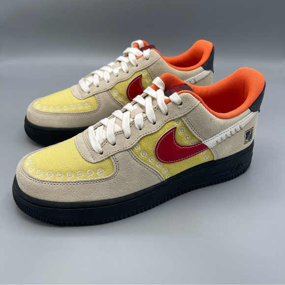 Nike Women Shoes Air Force 1 '07 LX Somos Familia - Picture 4 of 15